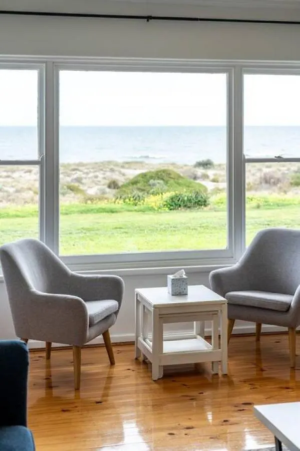 The Breeze At Tennyson Grange Holiday home