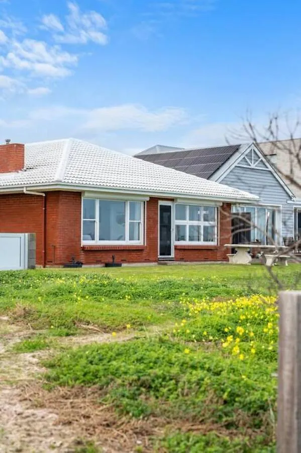 The Breeze At Tennyson Grange